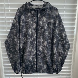 Brand New Without Tags Beautiful Giant Large Camp Wind Breaker